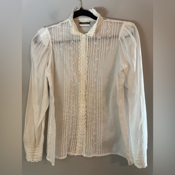 Neiman Marcus Tops - Vintage Neiman Marcus White Lace Detail Button Down Blouse Size XS/S